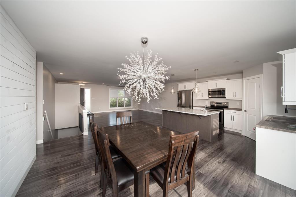 1 Aston Cove, Steinbach, Manitoba R5G 2P2 - Photo 6 - 202616916