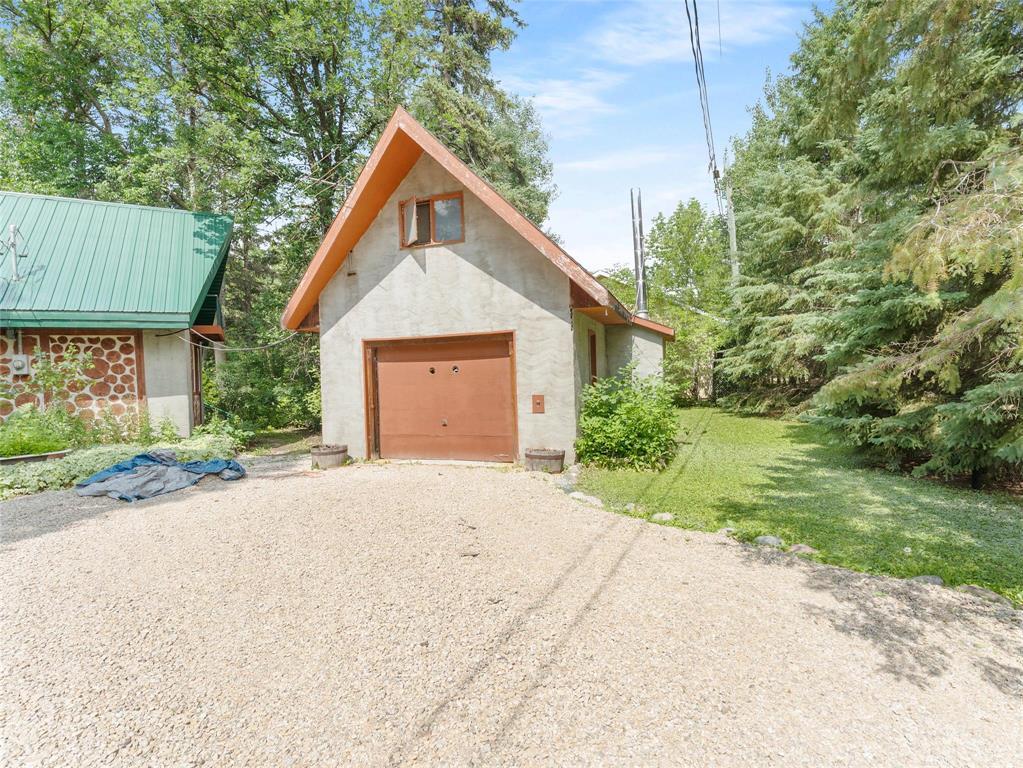 65 River Road N, Beausejour, Manitoba  R0E 0C0 - Photo 3 - 202617395