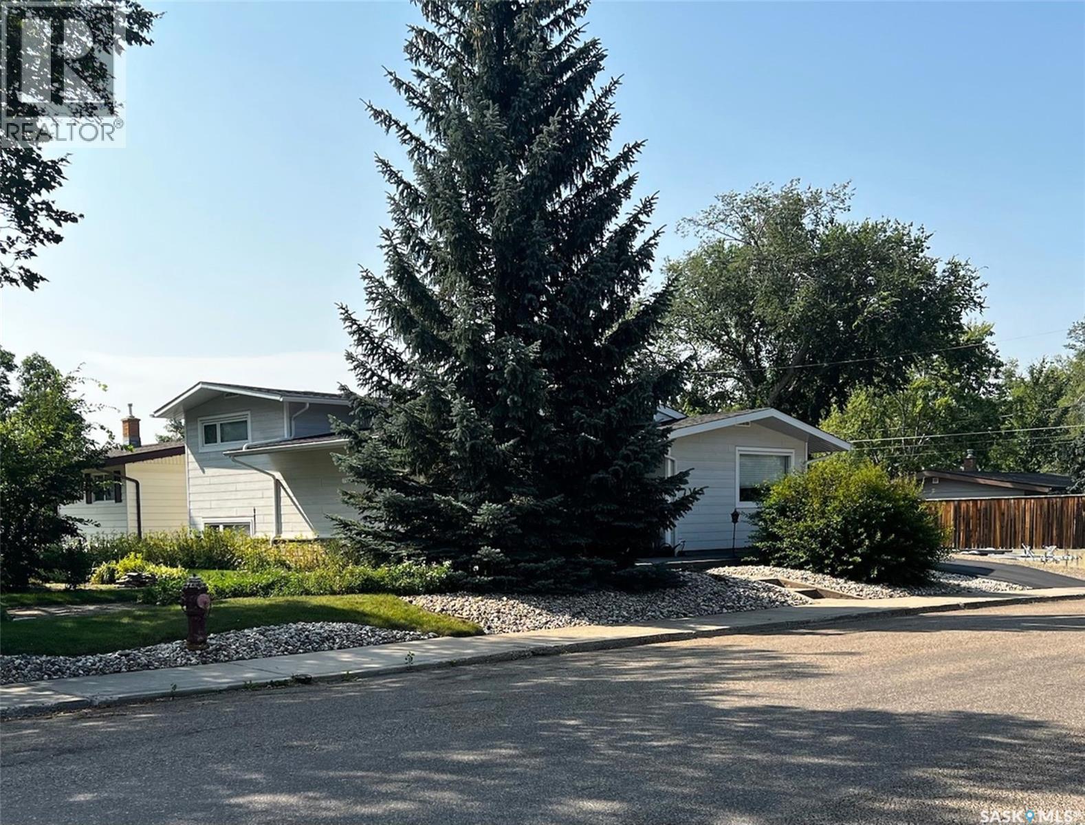 1183 George STREET E, Swift Current, Saskatchewan