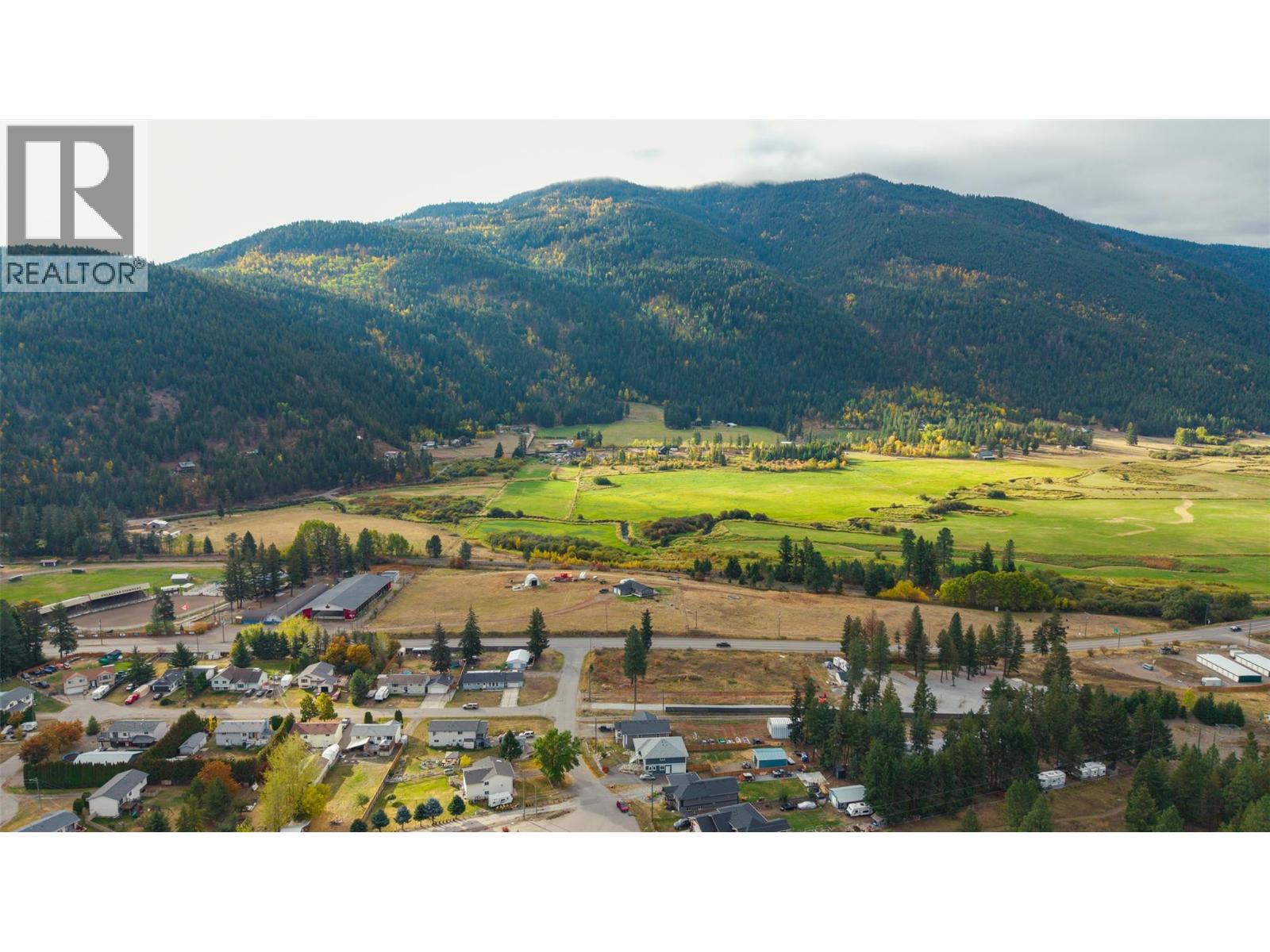 2946 Westridge Drive, Falkland, British Columbia  V0E 1W0 - Photo 4 - 10365408