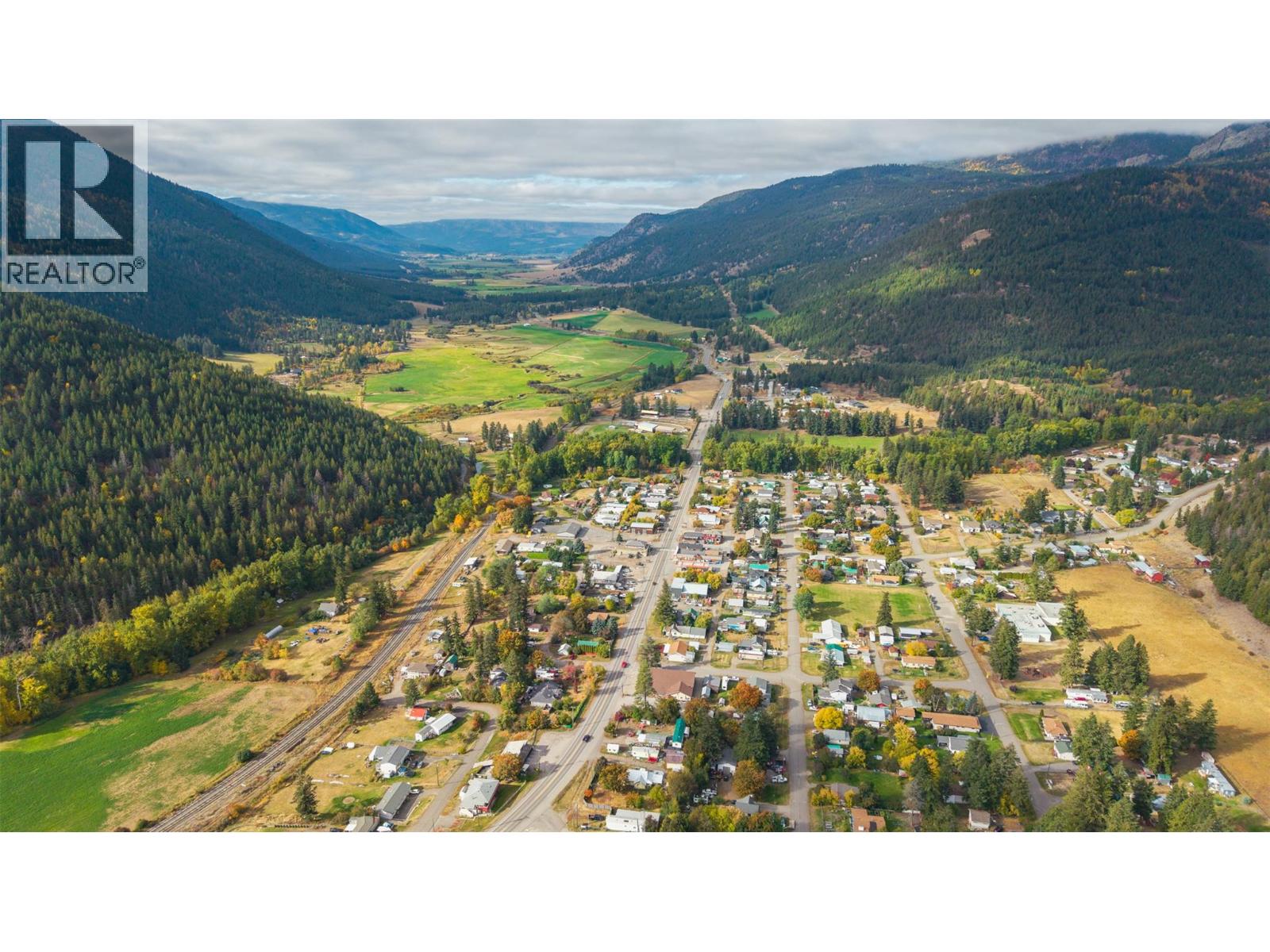 2946 Westridge Drive, Falkland, British Columbia  V0E 1W0 - Photo 9 - 10365408