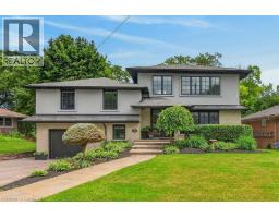 26 FREELAND Court, Hamilton, Ontario