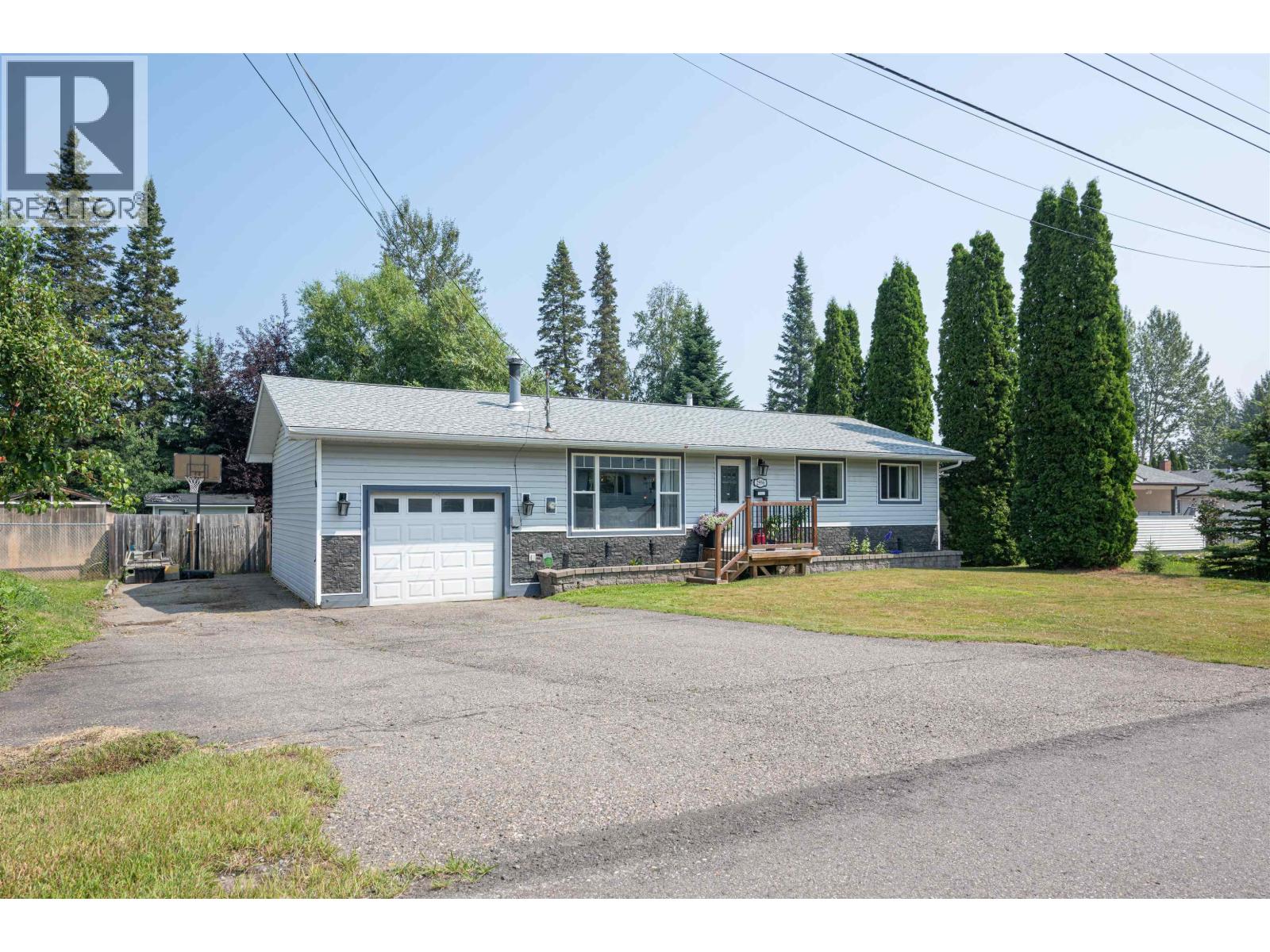 2956 Ingala Drive, Prince George, British Columbia  V2K 3Y8 - Photo 2 - R3149089