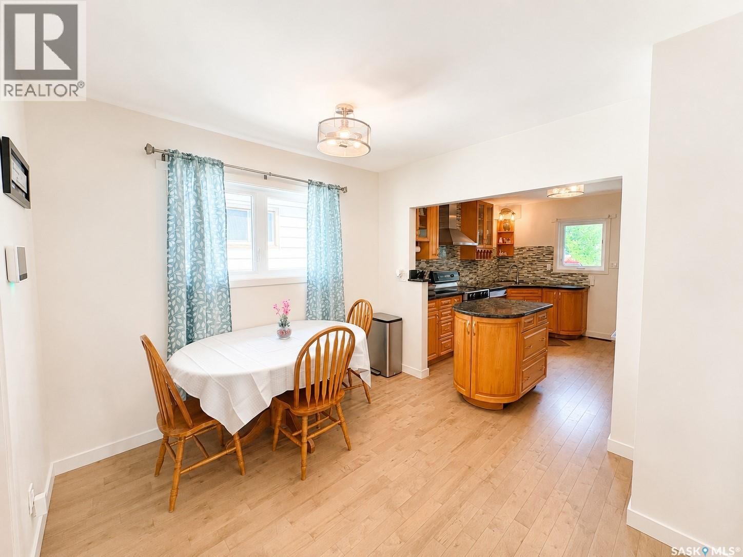 924 Weldon Avenue, Saskatoon, Saskatchewan  S7M 2V6 - Photo 6 - SK043433