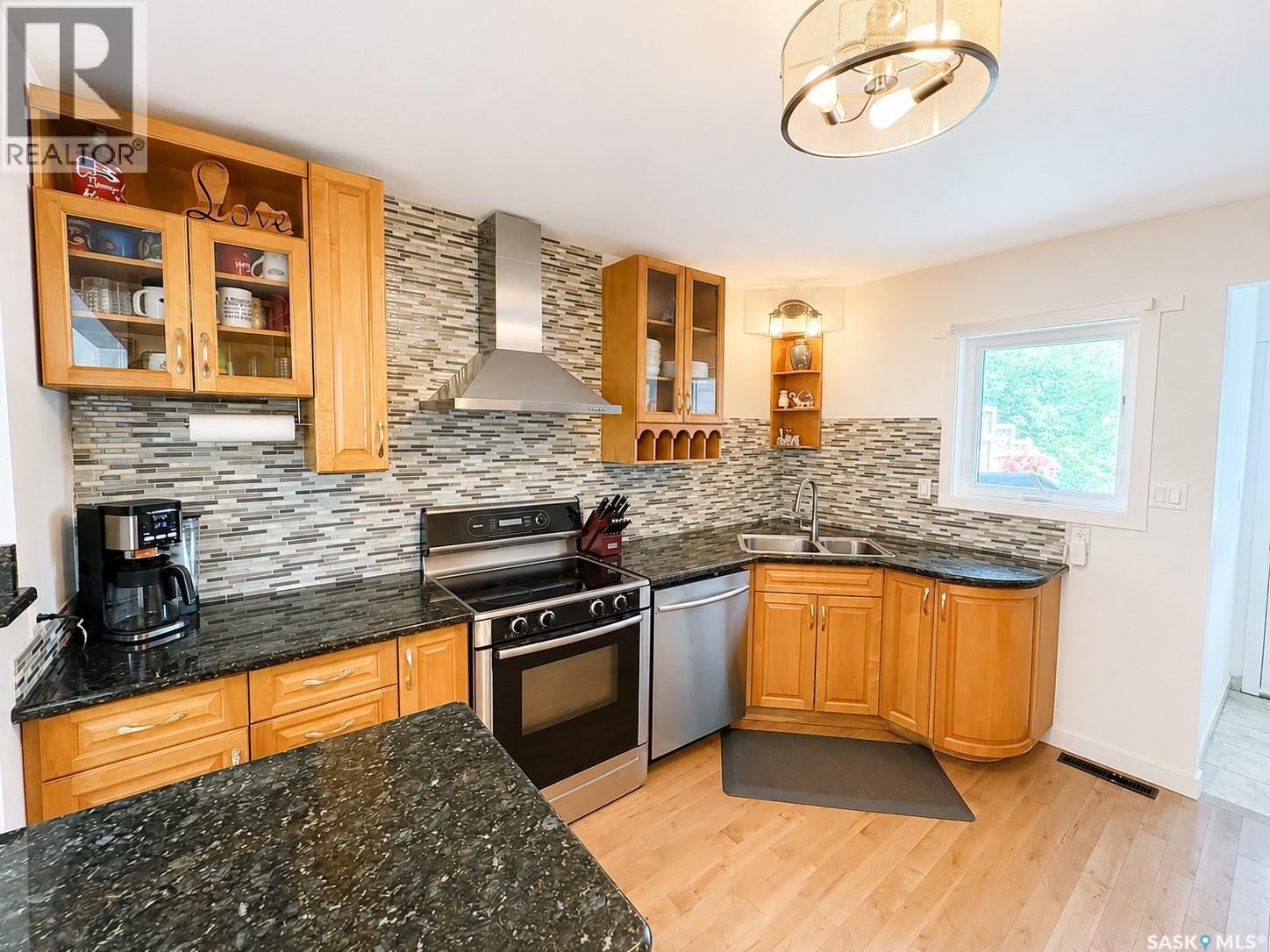 924 Weldon Avenue, Saskatoon, Saskatchewan  S7M 2V6 - Photo 8 - SK043433