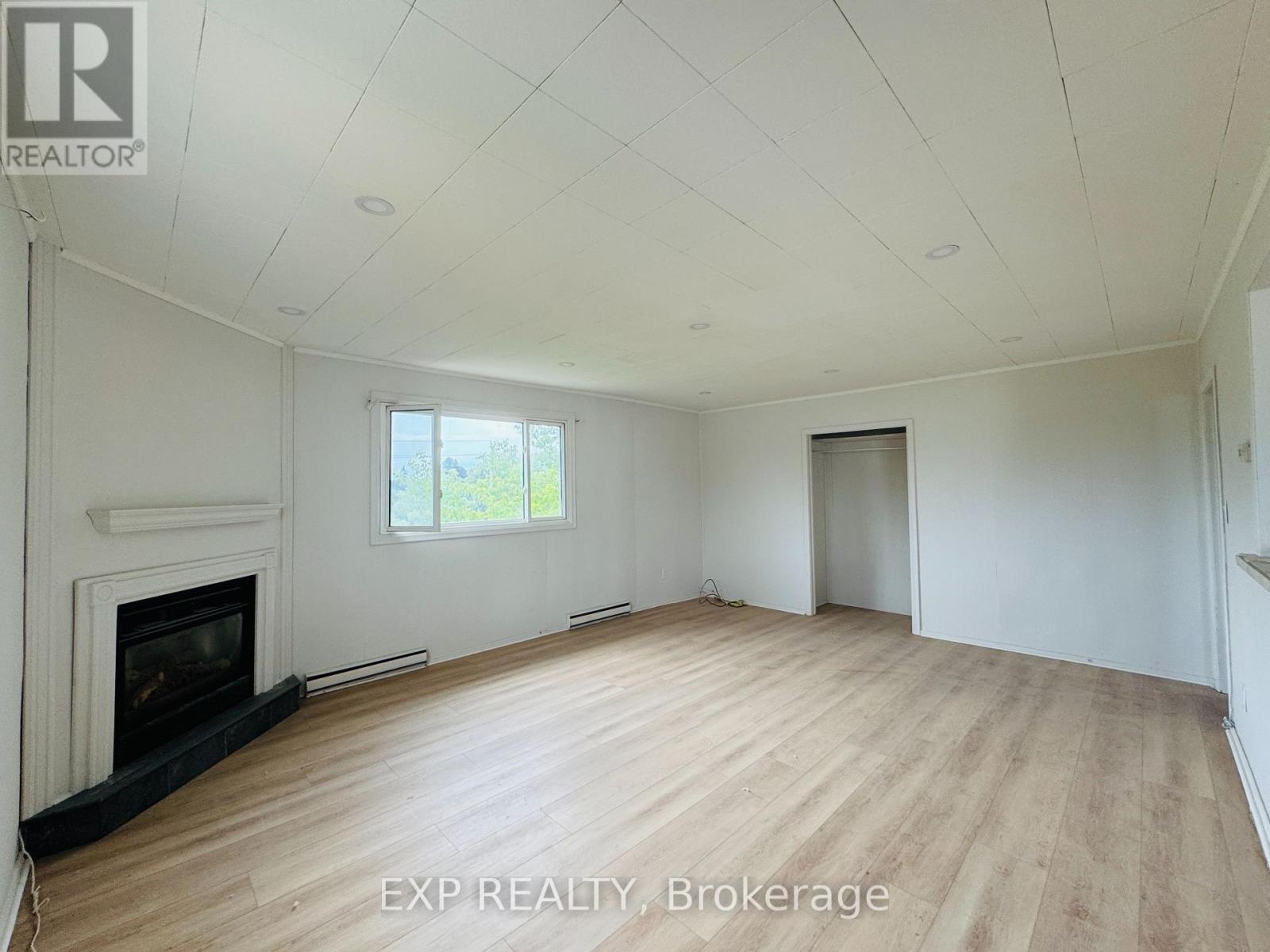 B - 112 Baseline Road E, Clarington (Bowmanville), Ontario  L1C 1A2 - Photo 2 - E13595754