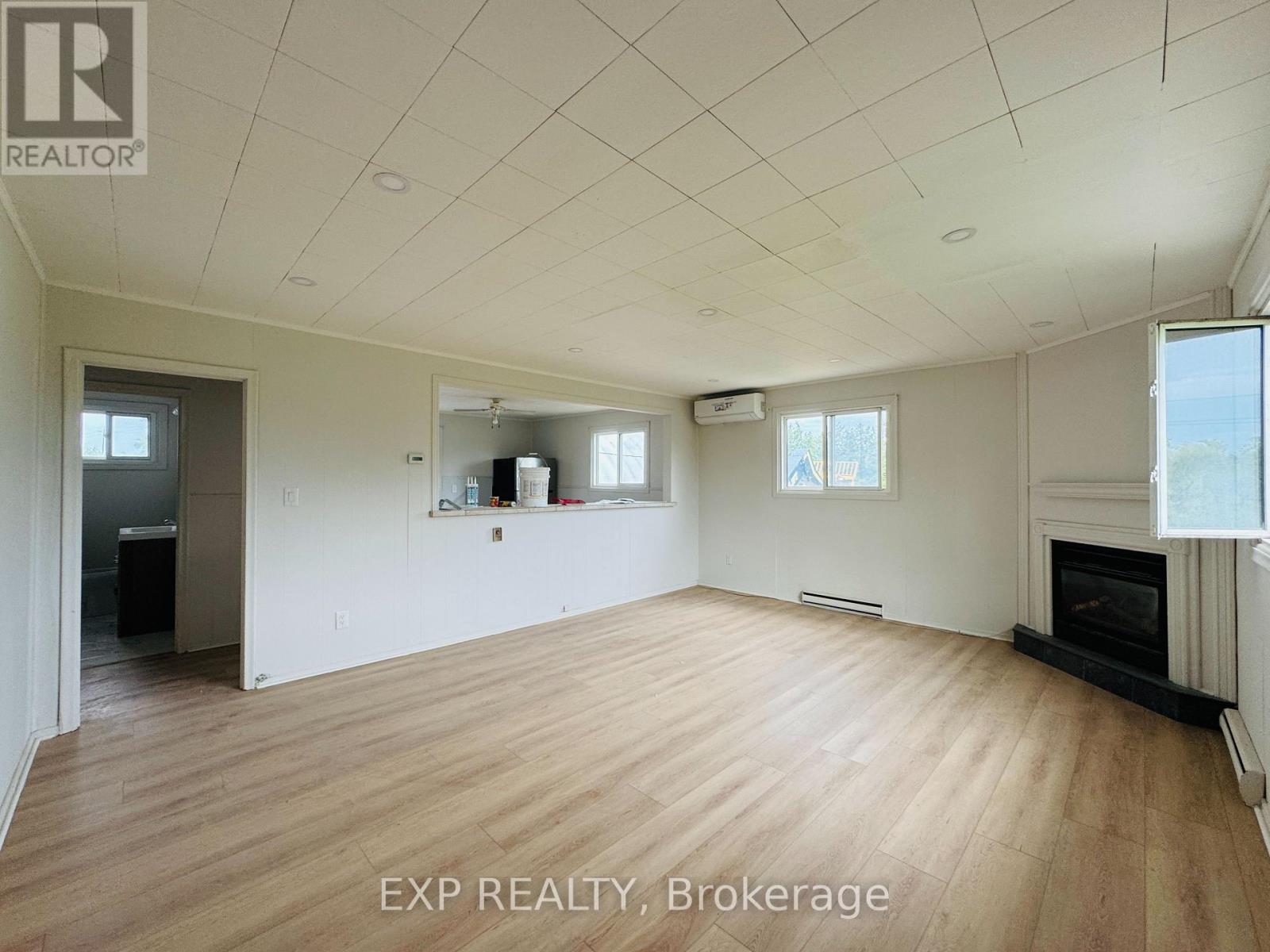 B - 112 Baseline Road E, Clarington (Bowmanville), Ontario  L1C 1A2 - Photo 3 - E13595754