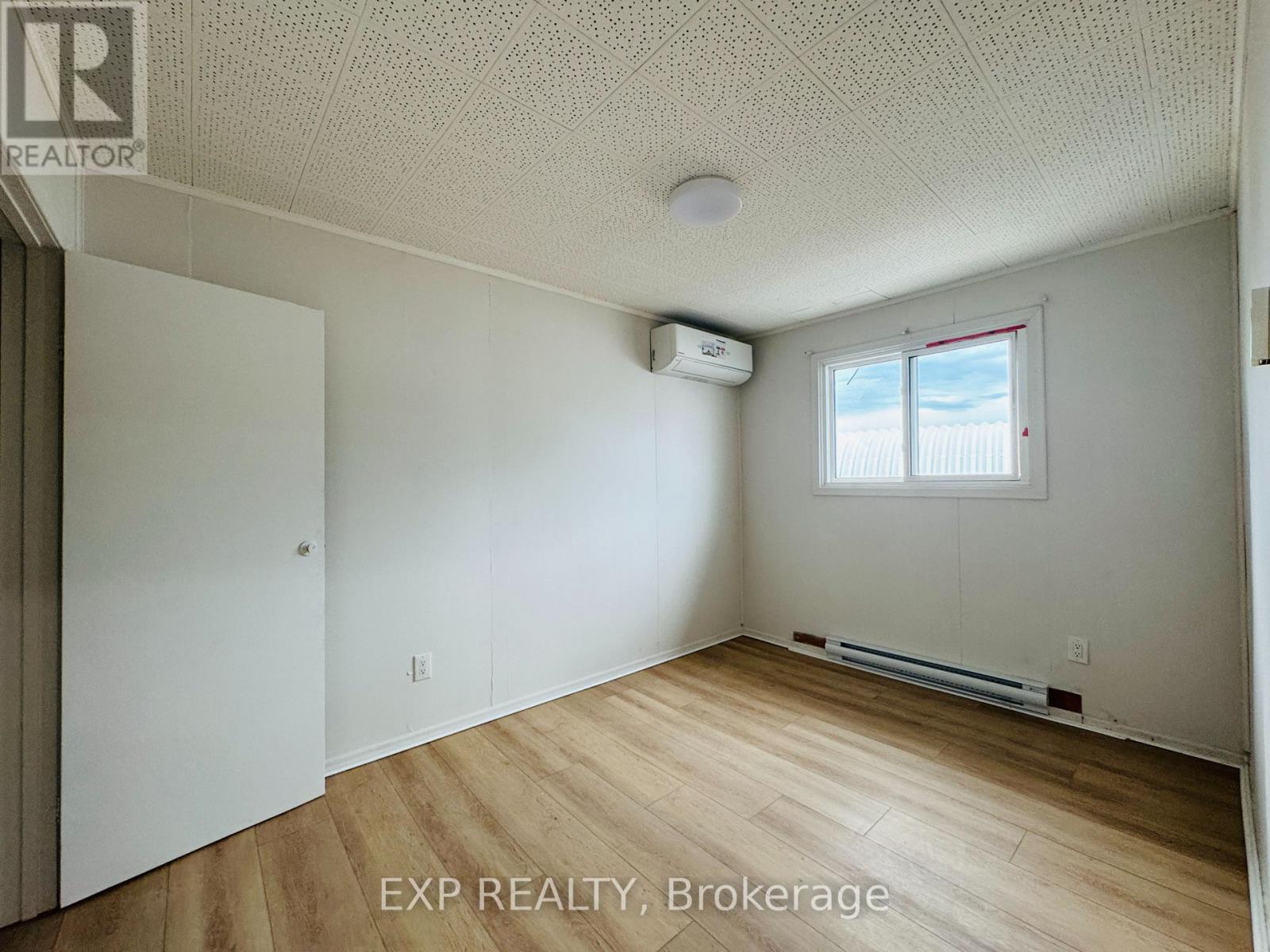 B - 112 Baseline Road E, Clarington (Bowmanville), Ontario  L1C 1A2 - Photo 6 - E13595754