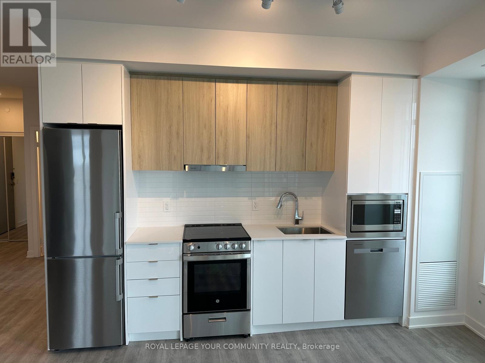 1707 - 30 Upper Mall Way, Vaughan, Ontario  L4J 0L7 - Photo 3 - N13595680