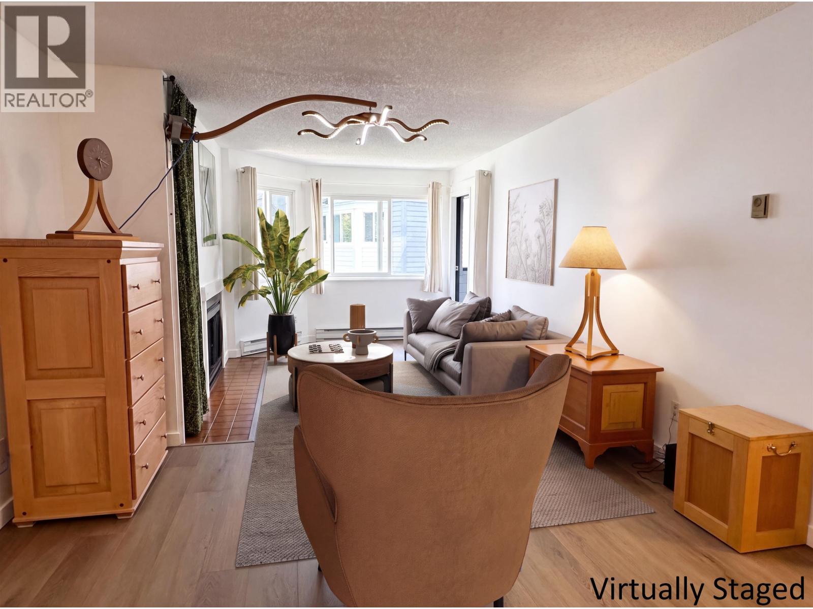 303 9890 Manchester Drive, Burnaby, British Columbia  V3N 4R4 - Photo 3 - R3147897