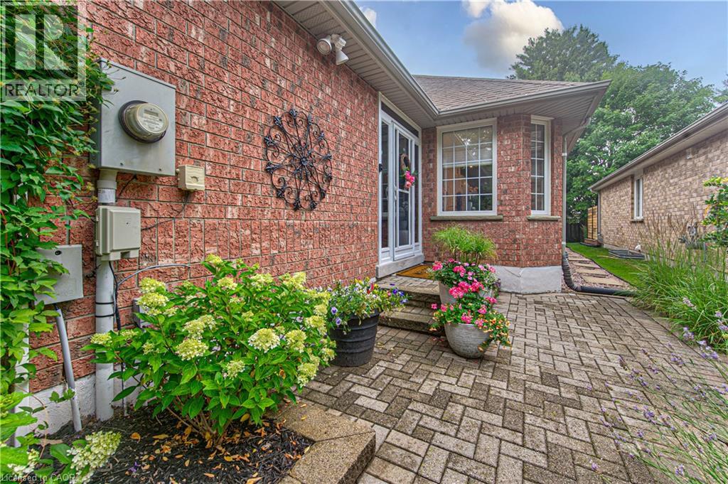 418 Sandbanks Crescent, Waterloo, Ontario  N2V 2H2 - Photo 5 - 40849912