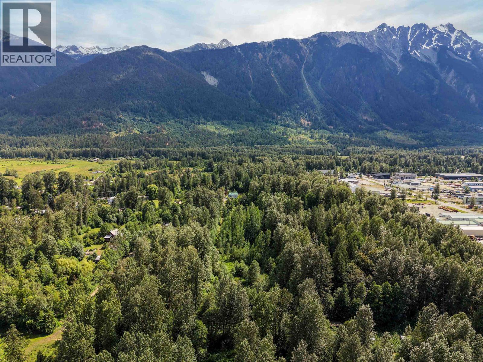 1985 Highway 99, Pemberton, British Columbia  V0N 2K0 - Photo 37 - R3149225