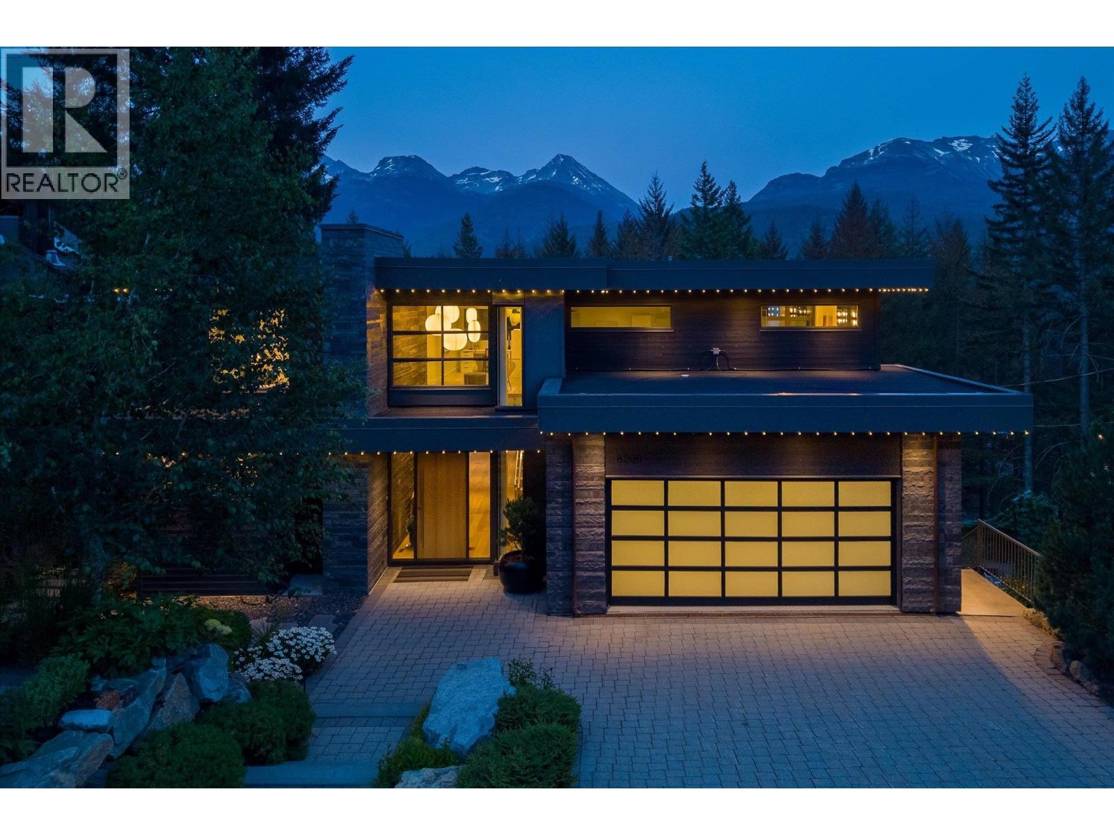 8206 MOUNTAIN VIEW DRIVE, Whistler, British Columbia