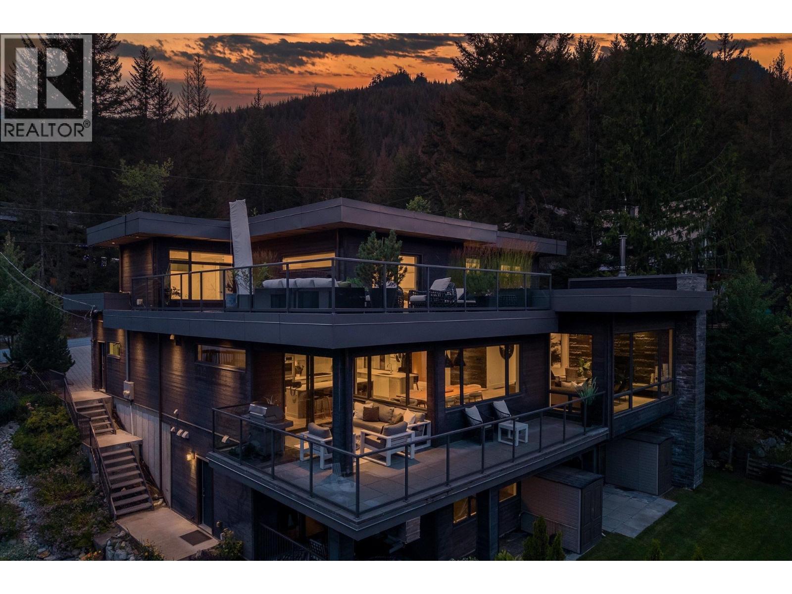 8206 Mountain View Drive, Whistler, British Columbia  V8E 0G3 - Photo 2 - R3149235
