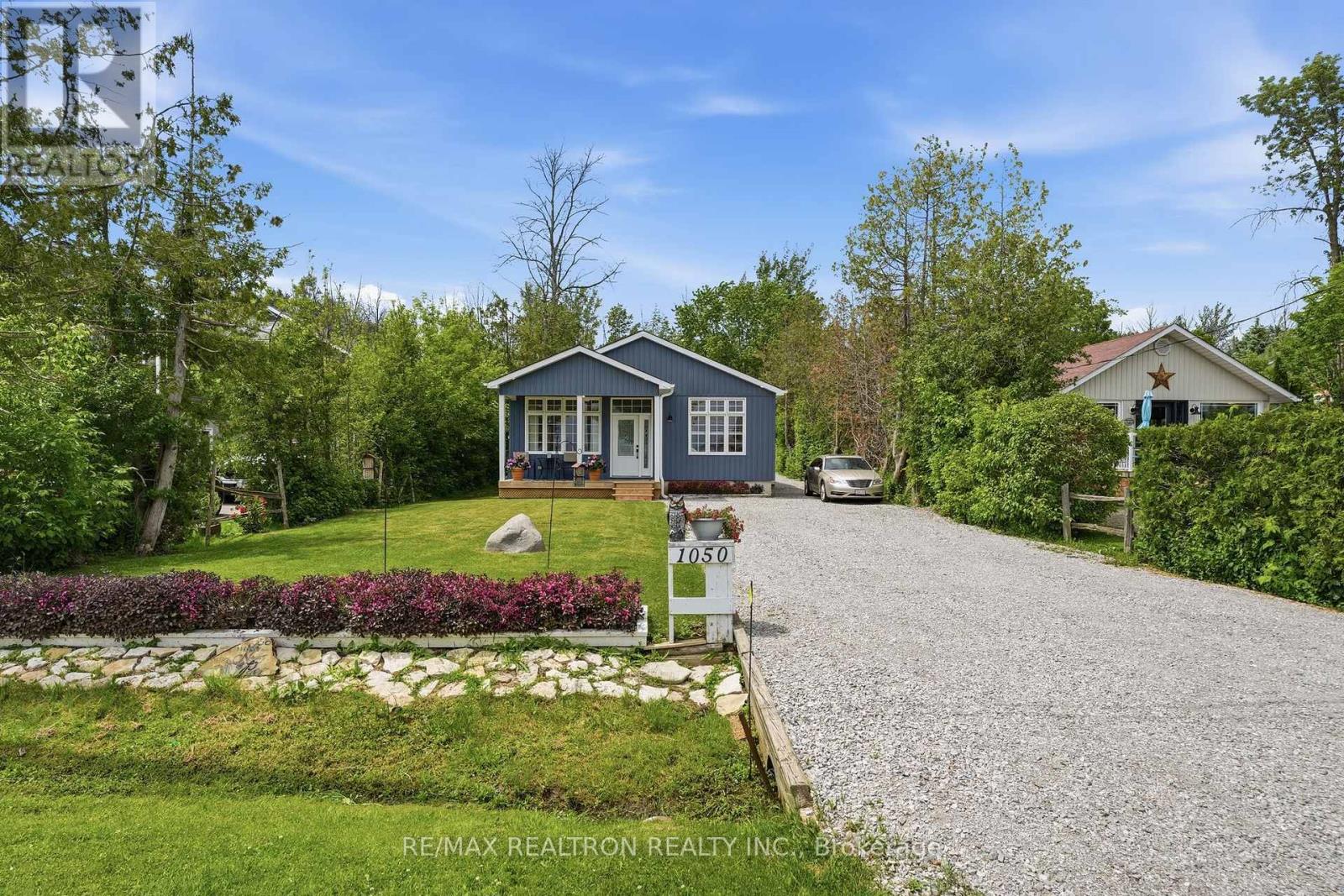1050 Wisker Avenue, Innisfil, Ontario  L0L 1C0 - Photo 4 - N13589204