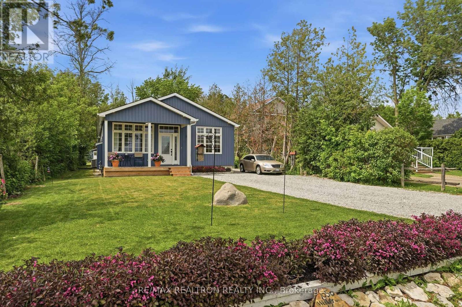 1050 Wisker Avenue, Innisfil, Ontario  L0L 1C0 - Photo 3 - N13589204