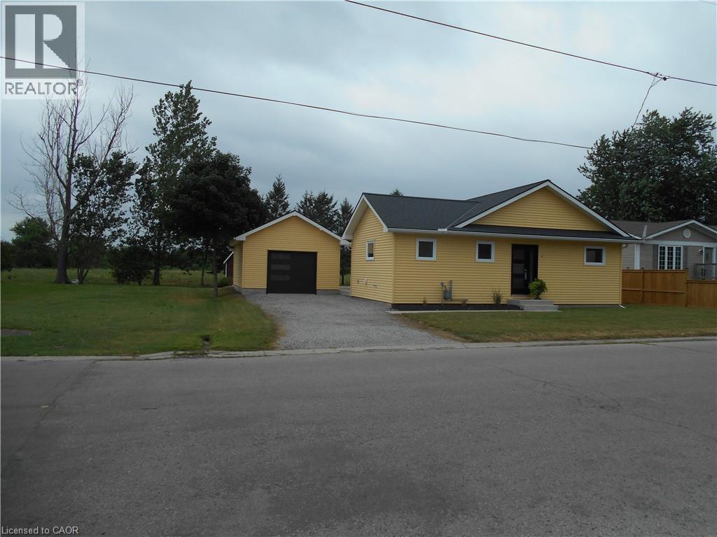 31 College Avenue, Port Rowan, Ontario  N0E 1M0 - Photo 2 - 40848567