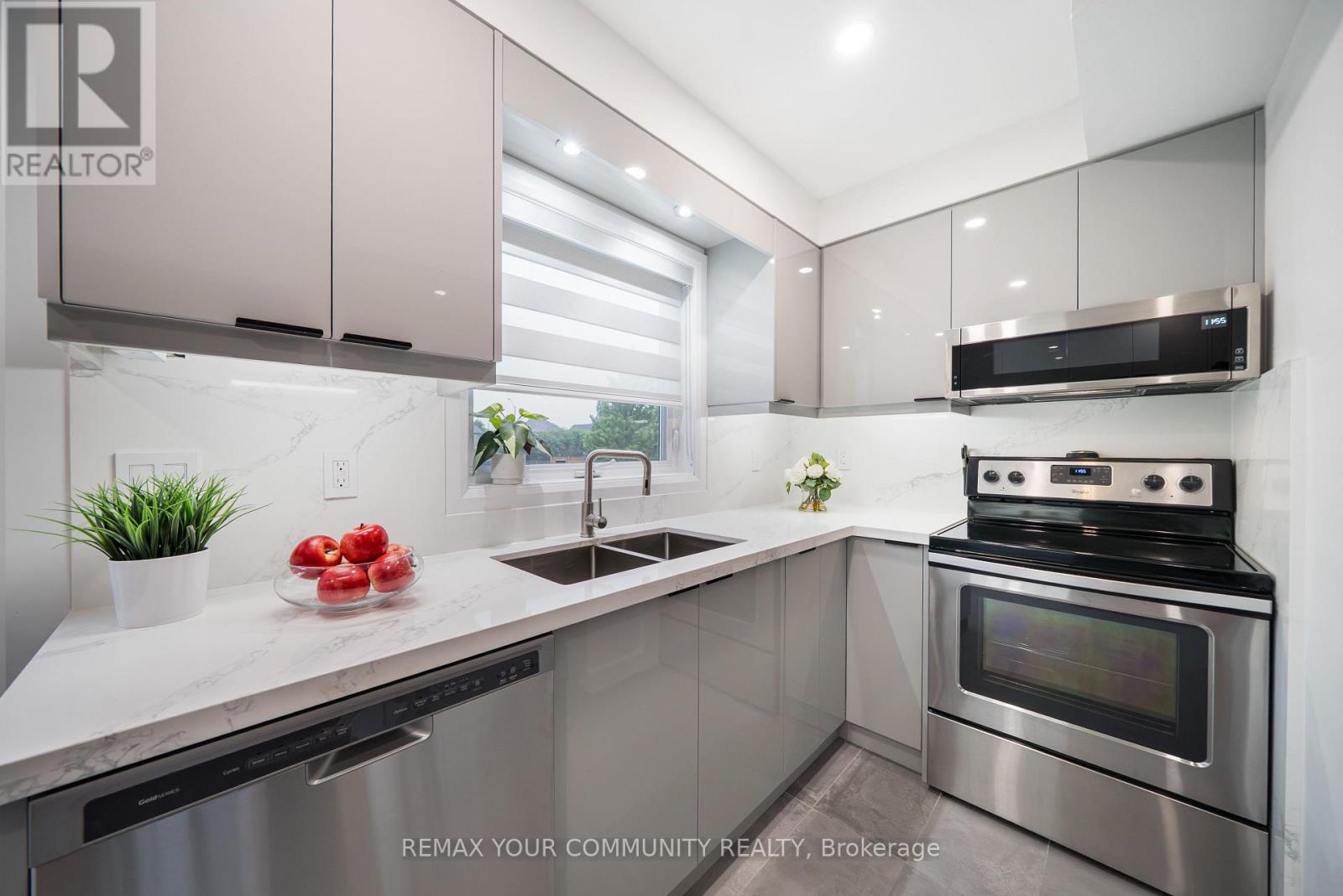 40 Tania Crescent, Vaughan, Ontario  L6A 2M8 - Photo 12 - N13594788