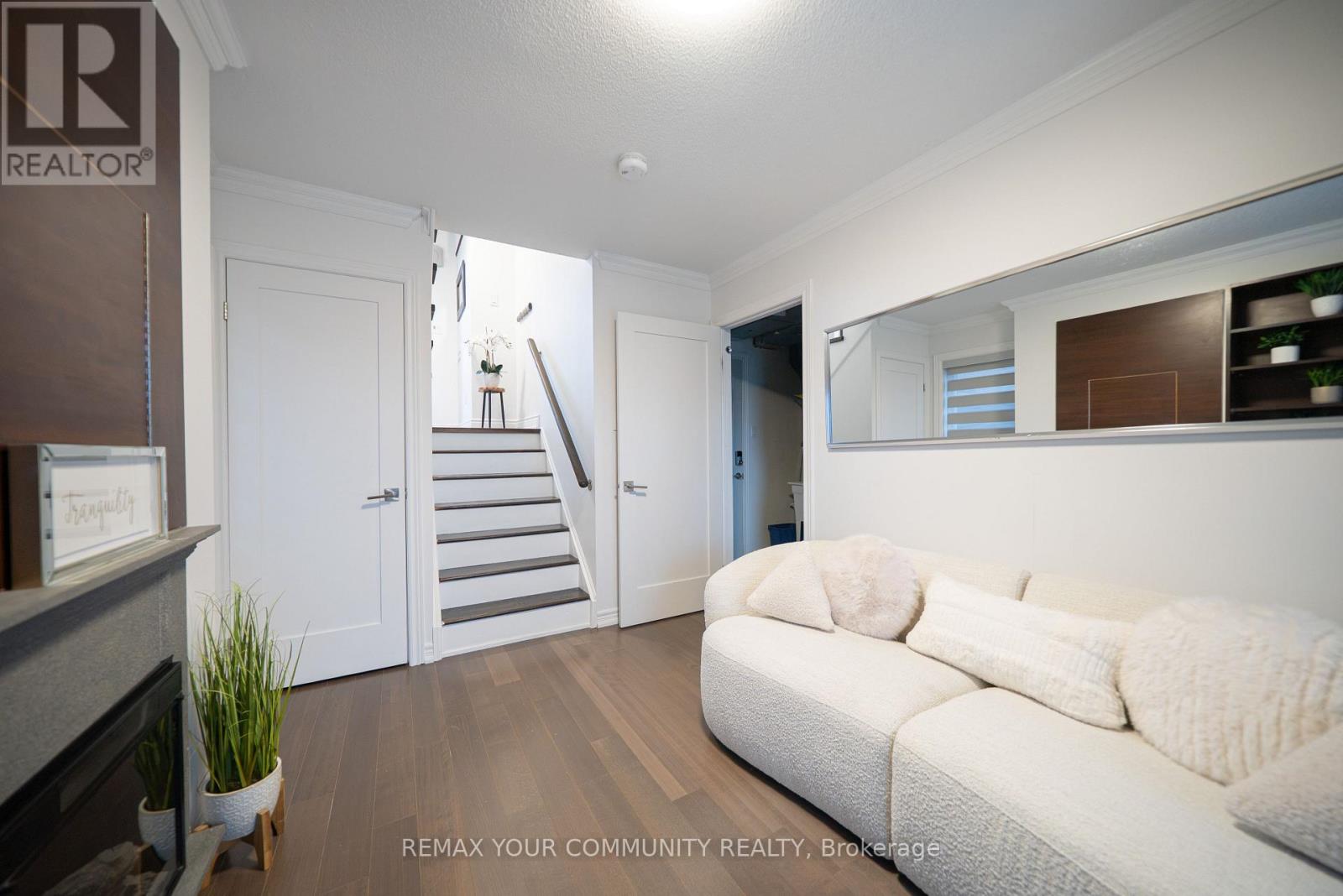 40 Tania Crescent, Vaughan, Ontario  L6A 2M8 - Photo 5 - N13594788