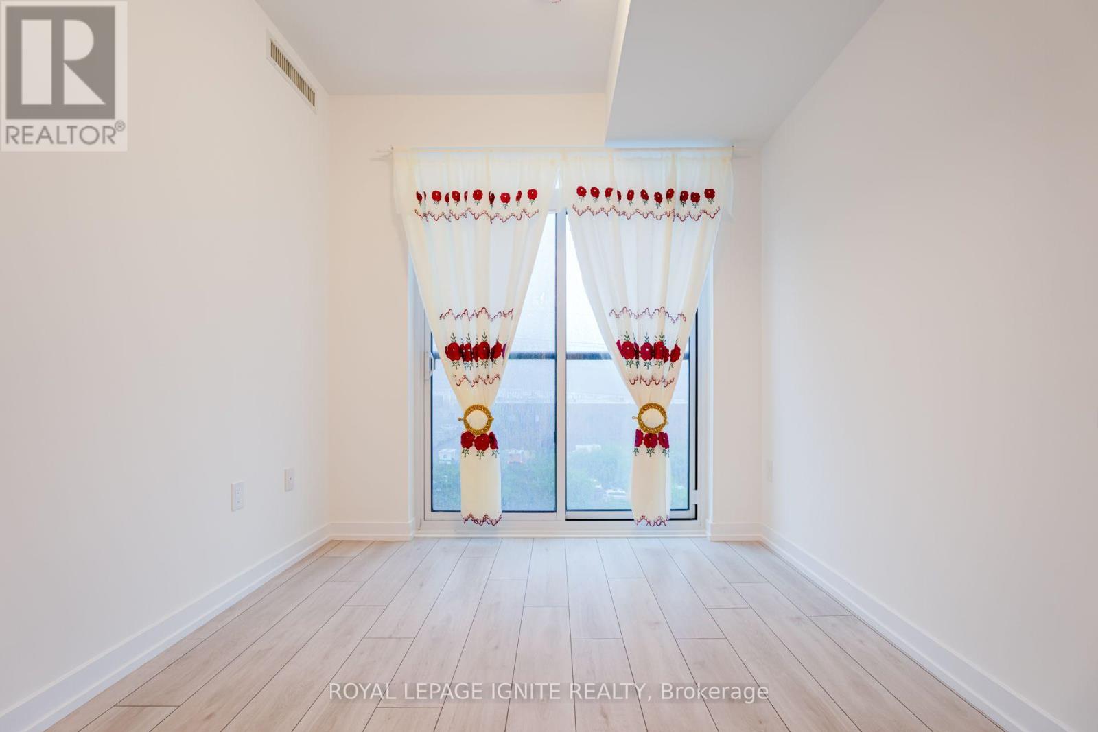 510 - 500 Dupont Street, Toronto, Ontario  M6G 1Y7 - Photo 5 - C13595782