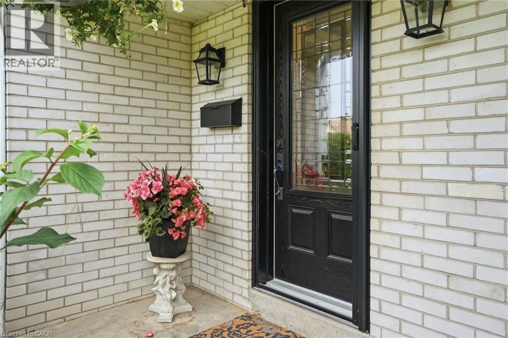 2 Jameson Drive, Flamborough, Ontario  L9H 5A2 - Photo 4 - 40850371