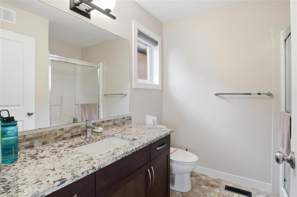 530 Castlebury Meadows Drive, Winnipeg, Manitoba  R2R 2X6 - Photo 15 - 202617399