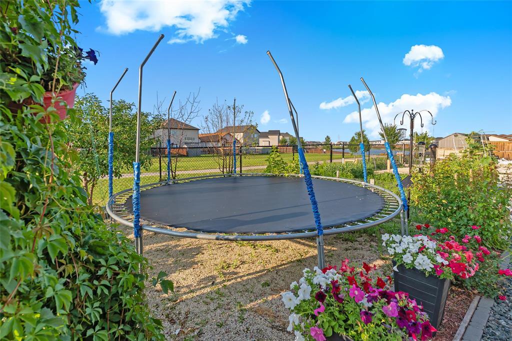 530 Castlebury Meadows Drive, Winnipeg, Manitoba  R2R 2X6 - Photo 36 - 202617399
