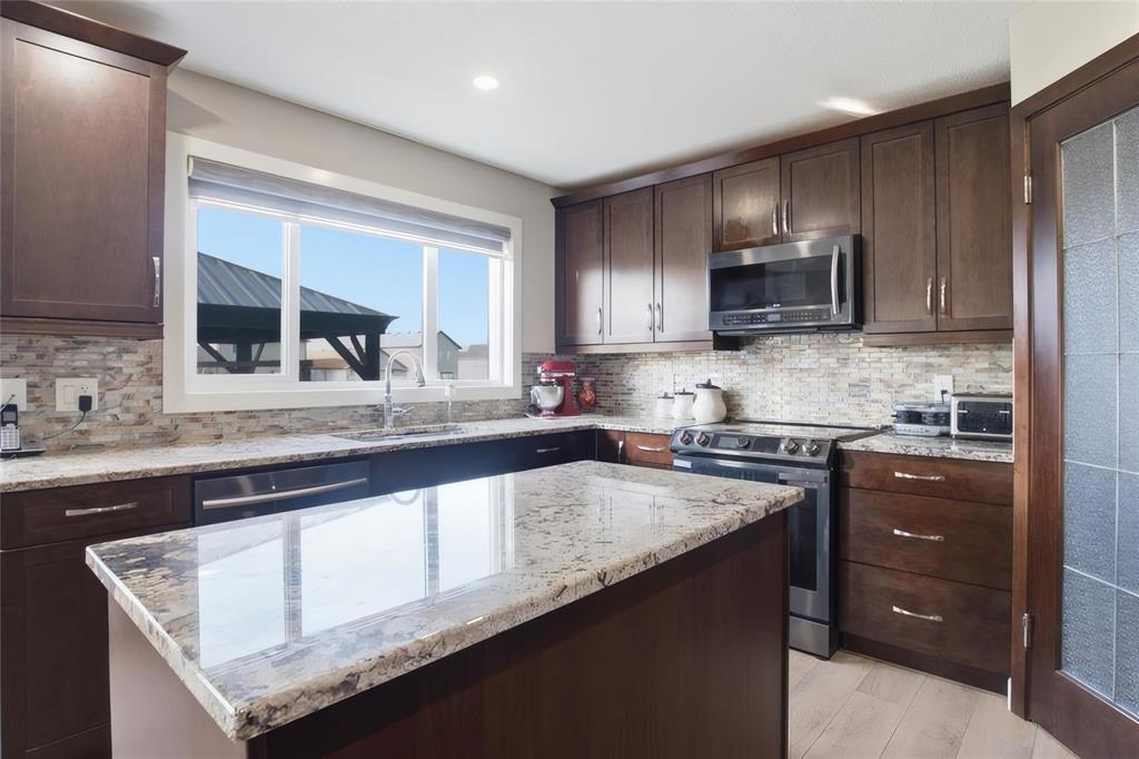 530 Castlebury Meadows Drive, Winnipeg, Manitoba  R2R 2X6 - Photo 6 - 202617399