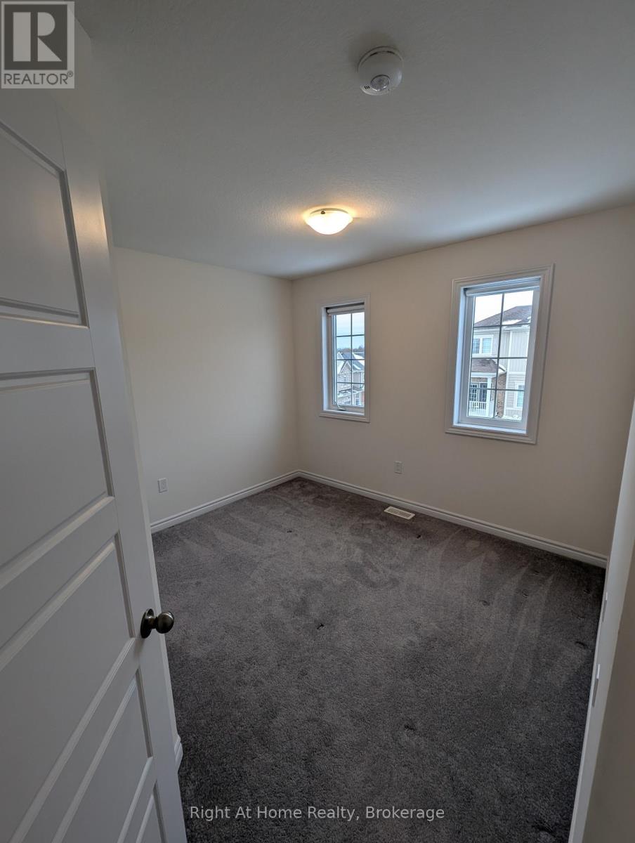 17 Roseberry Lane, Kitchener, Ontario  N2B 0A9 - Photo 21 - X13595884