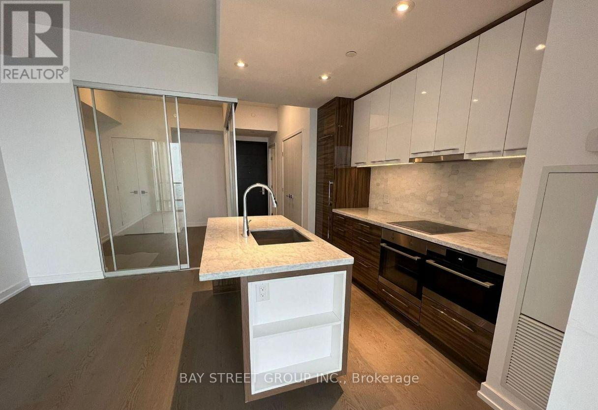 4603 - 488 UNIVERSITY AVENUE, Toronto, Ontario