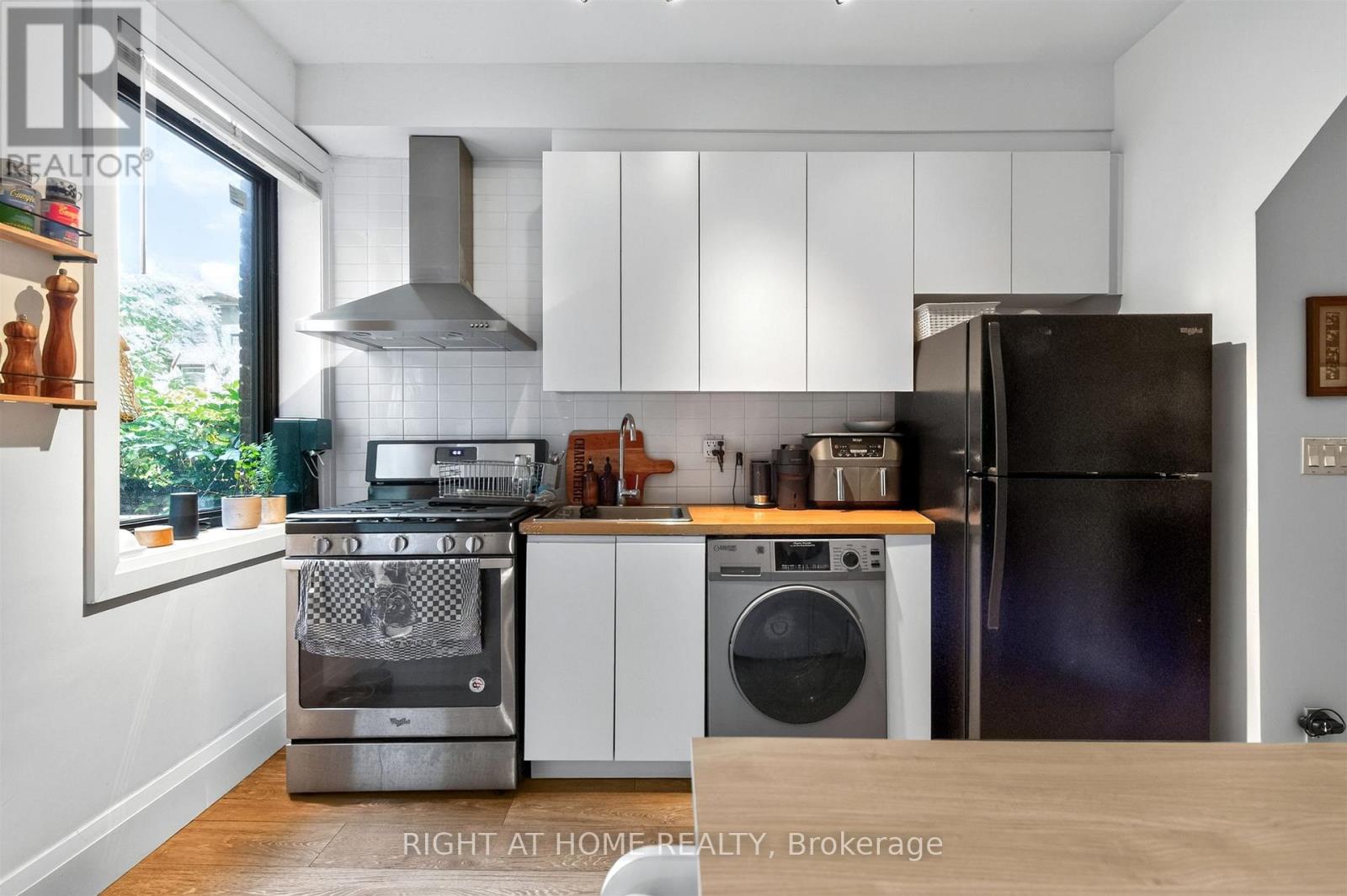 65 Rusholme Park Crescent, Toronto (Little Portugal), Ontario  M6J 2E1 - Photo 7 - C13595910