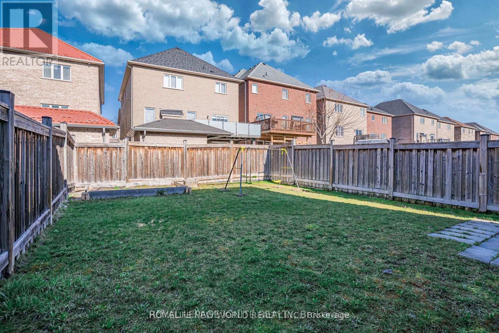 47 Naylor Drive, Bradford West Gwillimbury, Ontario  L3Z 0J8 - Photo 12 - N13554838