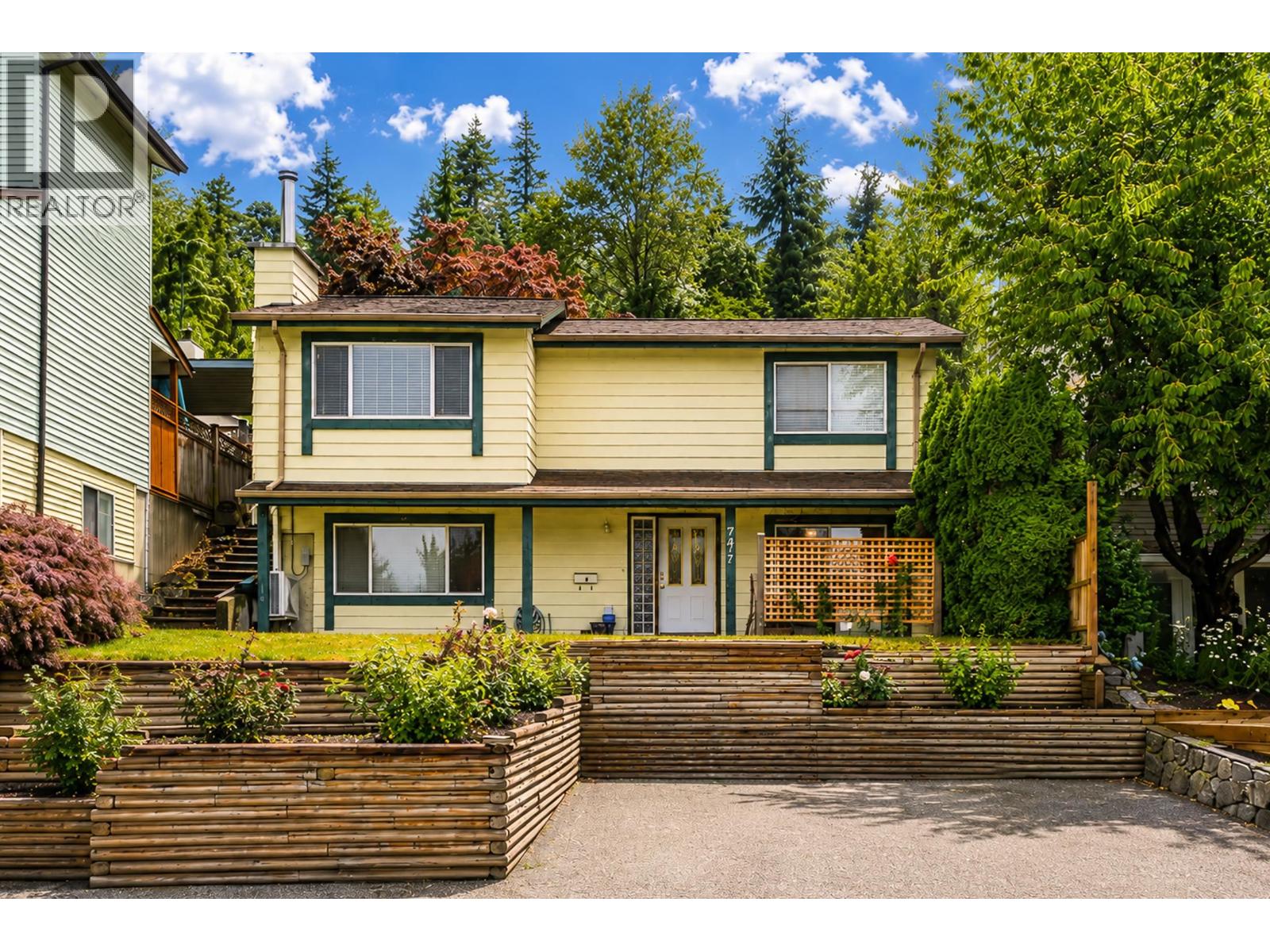 772 APPLEYARD COURT, Port Moody, British Columbia
