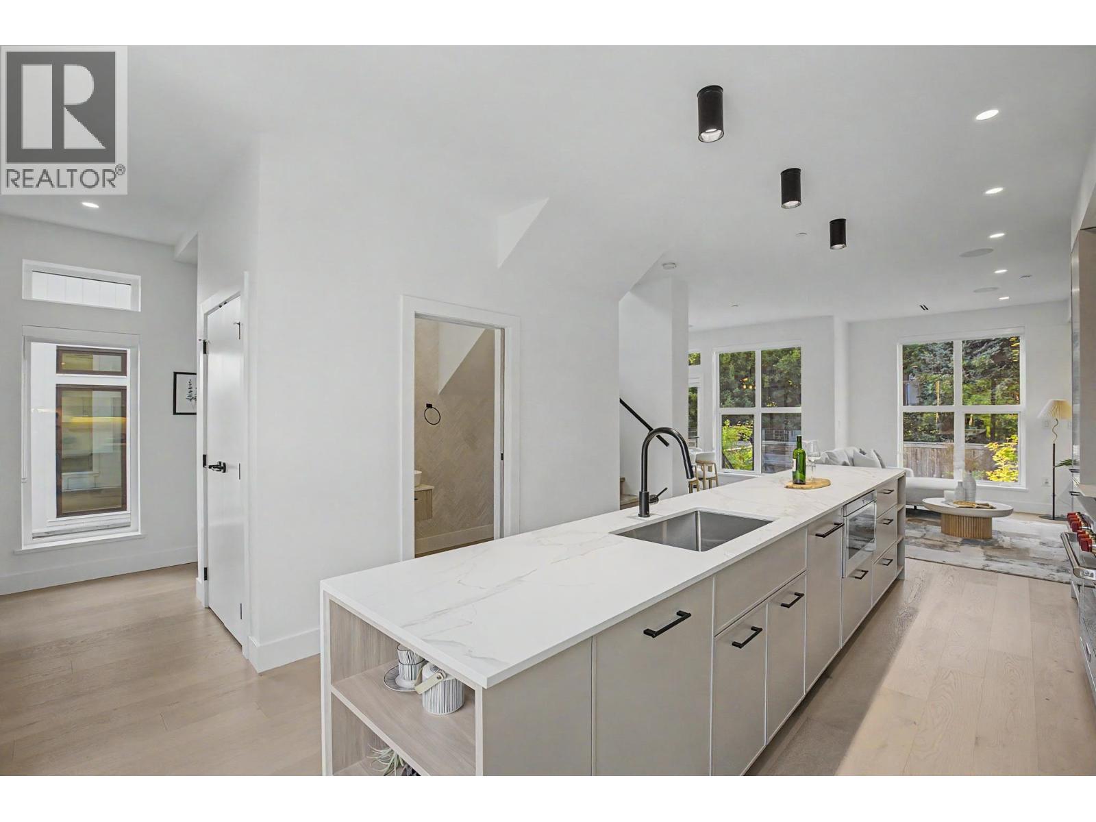 1483 W 52nd Avenue, Vancouver, British Columbia V6P 1H9 - Photo 3 - R3148734