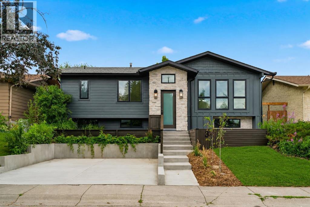 31 Midvalley Road SE, Calgary, Alberta  T2X 1K5 - Photo 3 - A2331111