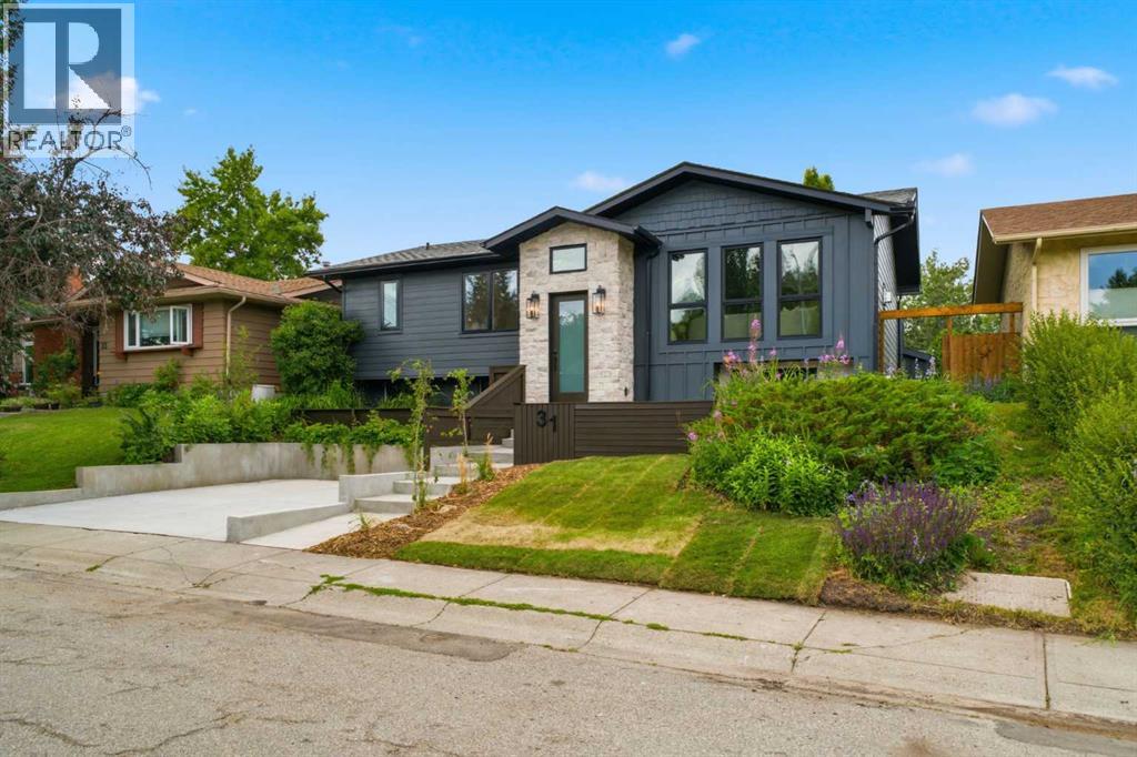 31 Midvalley Road SE, Calgary, Alberta  T2X 1K5 - Photo 4 - A2331111