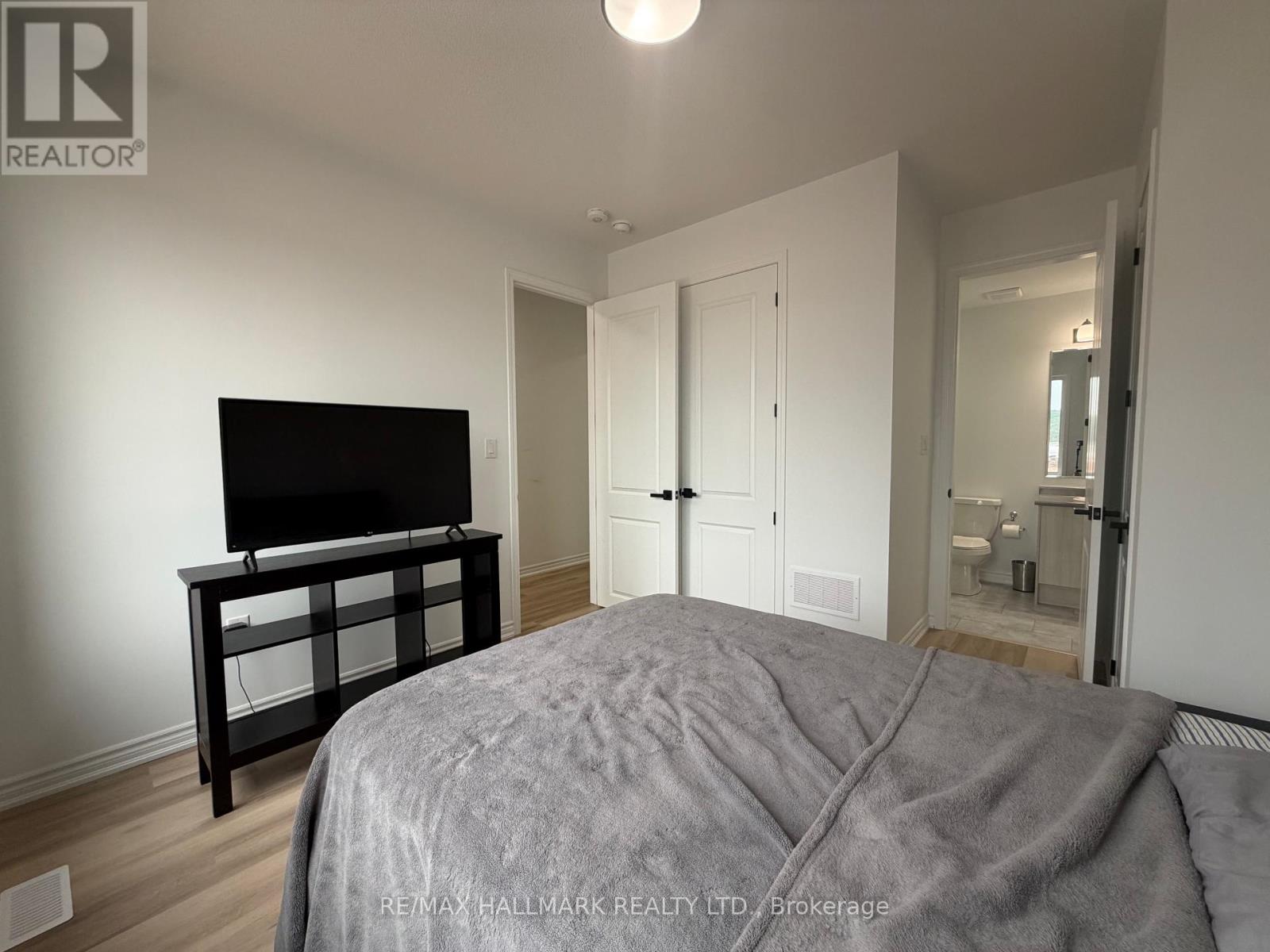 3384 Wrybill Path, Oakville, Ontario  L6H 8E4 - Photo 7 - W13595952