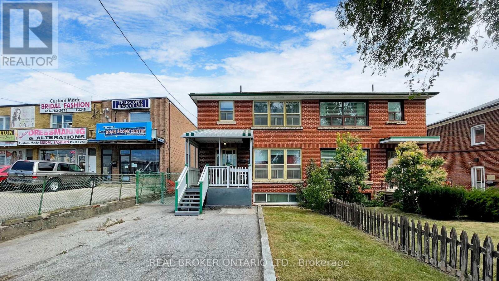3241 DUFFERIN STREET, Toronto, Ontario
