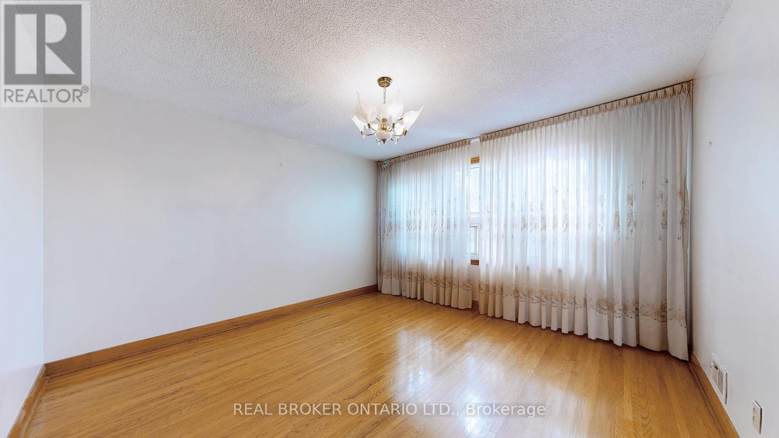 3241 Dufferin Street, Toronto, Ontario  M6A 2T2 - Photo 18 - W13595978