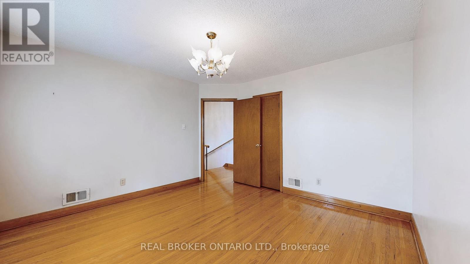 3241 Dufferin Street, Toronto, Ontario  M6A 2T2 - Photo 20 - W13595978