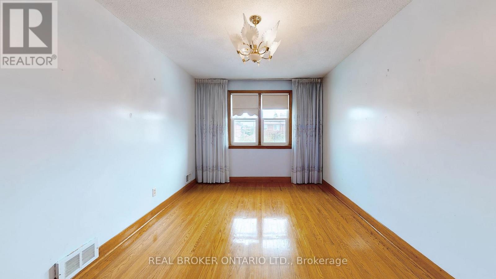3241 Dufferin Street, Toronto, Ontario  M6A 2T2 - Photo 21 - W13595978