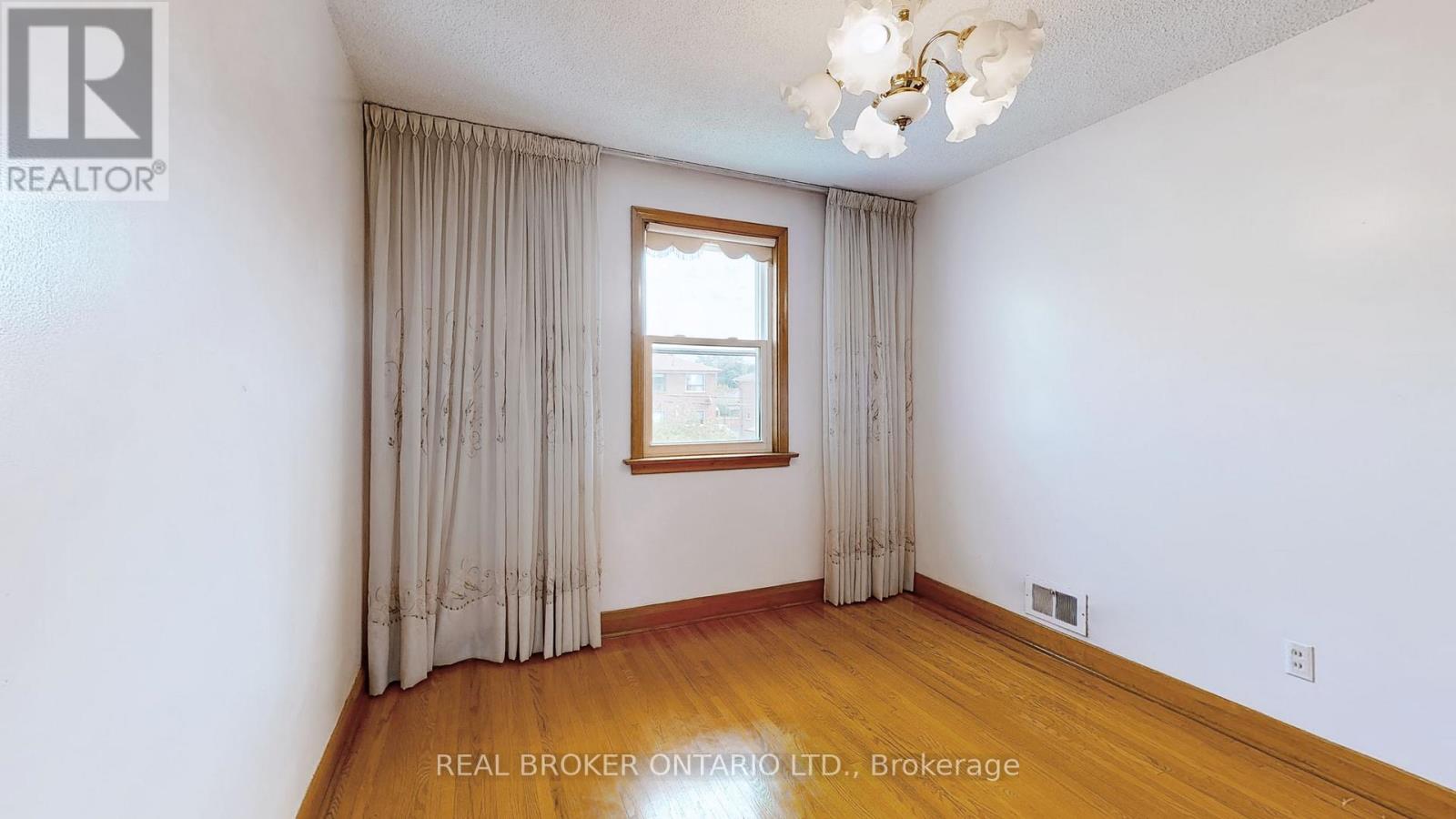 3241 Dufferin Street, Toronto, Ontario  M6A 2T2 - Photo 25 - W13595978