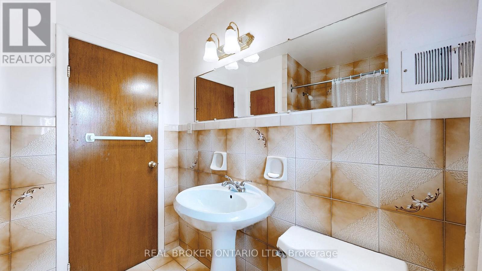 3241 Dufferin Street, Toronto, Ontario  M6A 2T2 - Photo 28 - W13595978