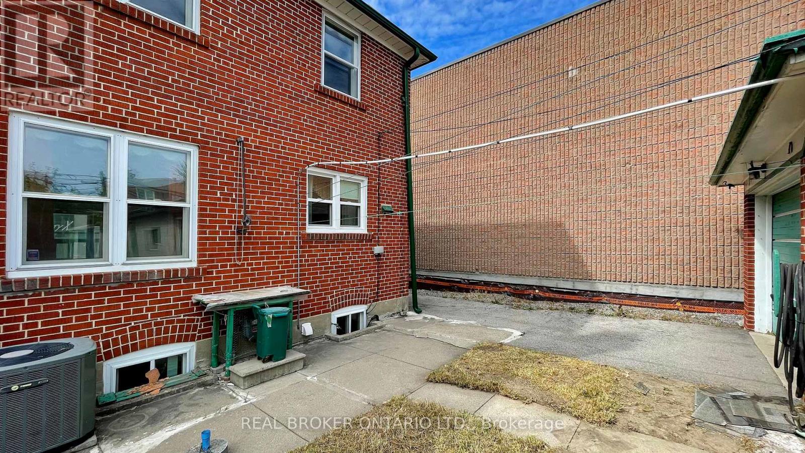 3241 Dufferin Street, Toronto, Ontario  M6A 2T2 - Photo 34 - W13595978