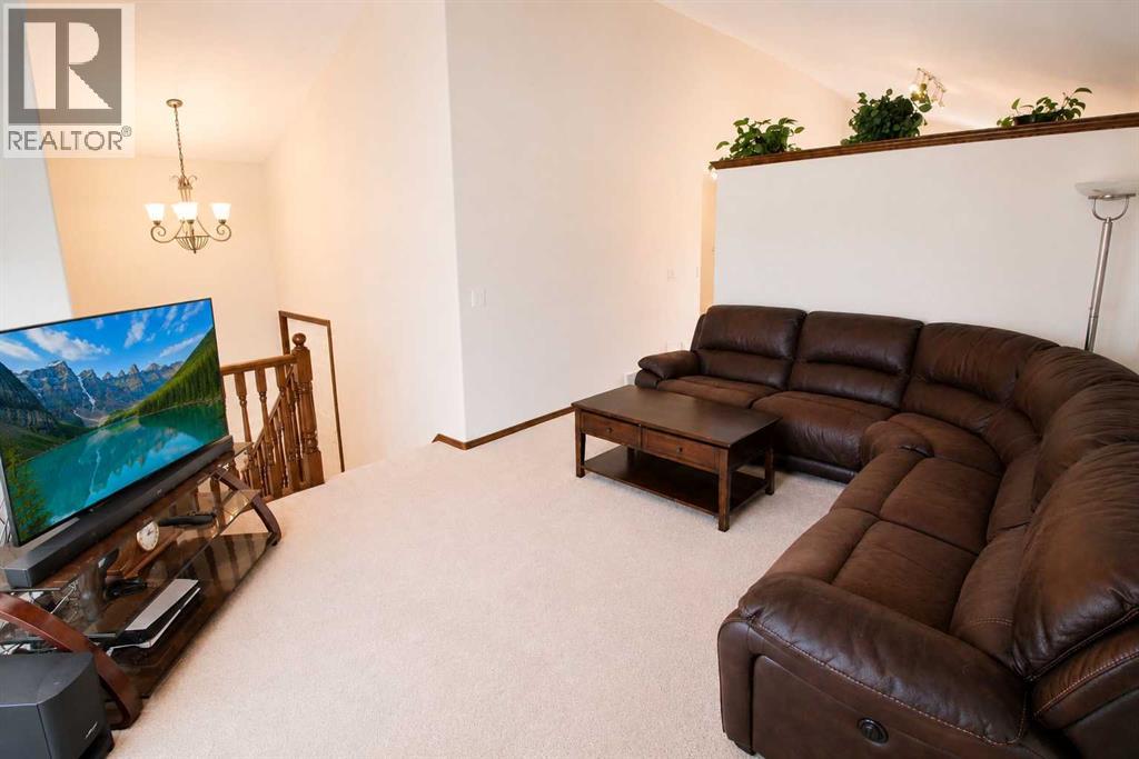 96 Duckering Close, Red Deer, Alberta  T4R 2Z4 - Photo 4 - A2331055