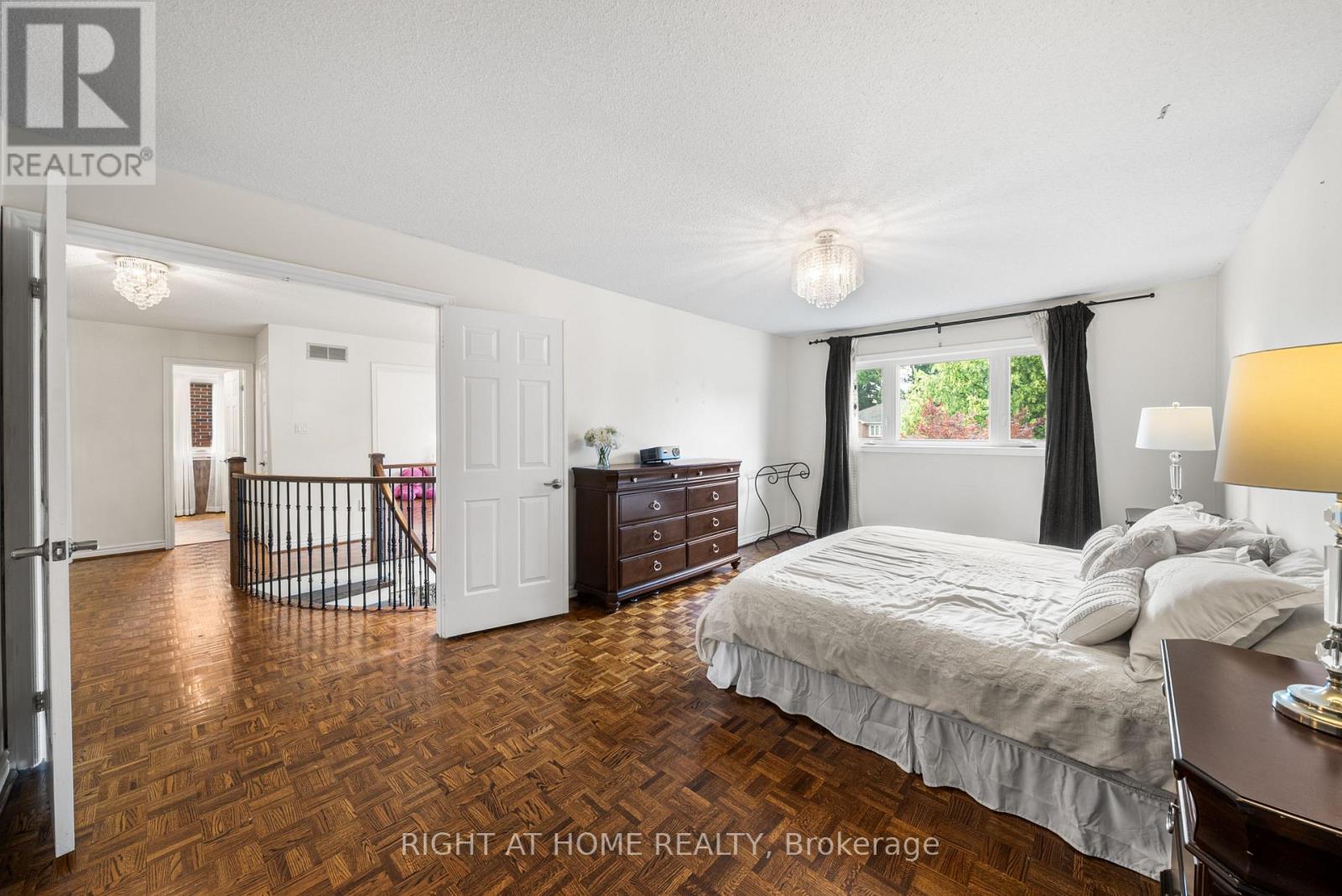 5 Stave Crescent, Richmond Hill, Ontario  L4C 9K4 - Photo 9 - N13514276