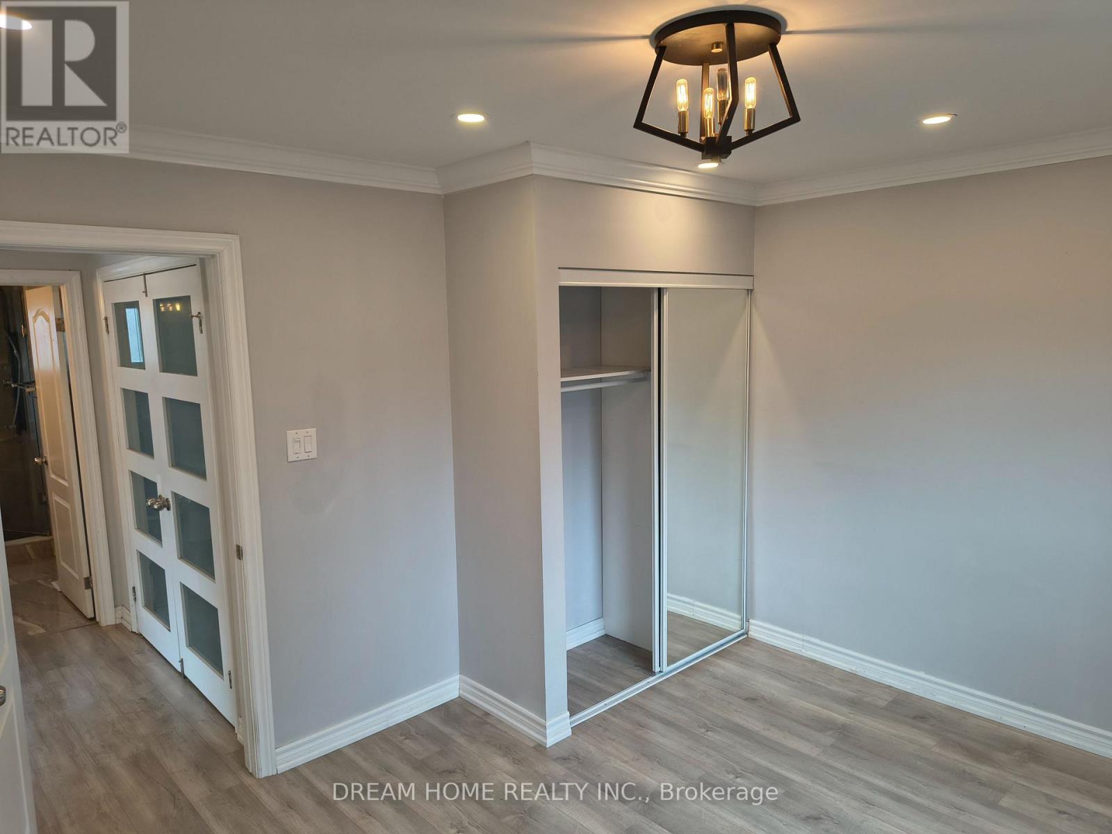#back - 6 Alcester Court, Toronto, Ontario  M6A 2Z6 - Photo 8 - W13548258