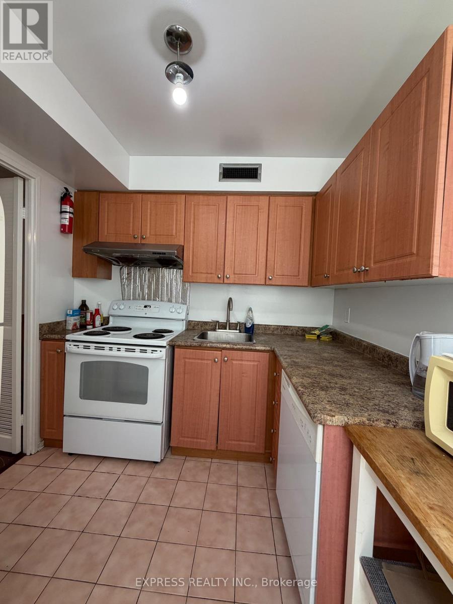 1003 - 55 Centre Avenue, Toronto, Ontario  M5G 2H5 - Photo 4 - C13592806