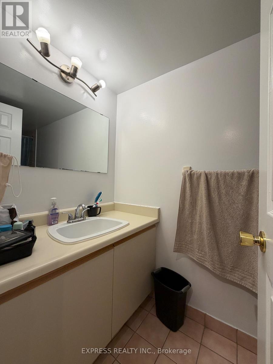 1003 - 55 Centre Avenue, Toronto, Ontario  M5G 2H5 - Photo 12 - C13592806