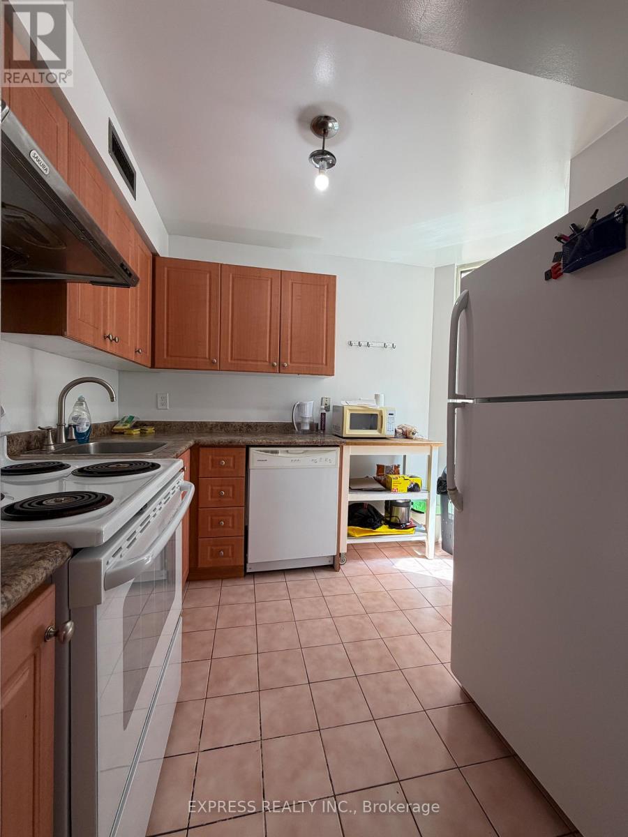 1003 - 55 Centre Avenue, Toronto, Ontario  M5G 2H5 - Photo 3 - C13592806